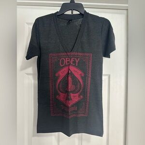 Obey deep V. size small.